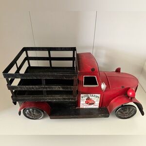 Christmas Truck Centerpiece